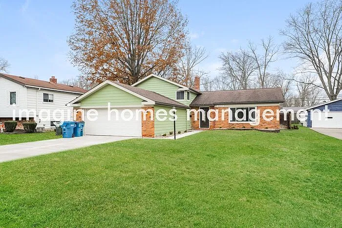 4 bed, 2.0 bath, 1846 sqft, $2,495 — Photo 2