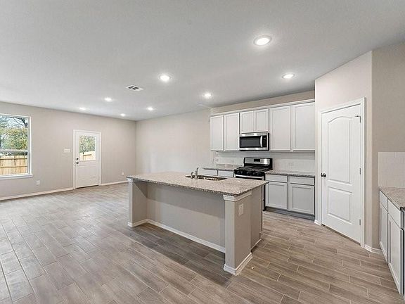 3rd image of 5722 Morning Vista Dr