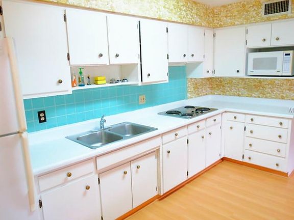 5th image of 4521 S Renellie Dr