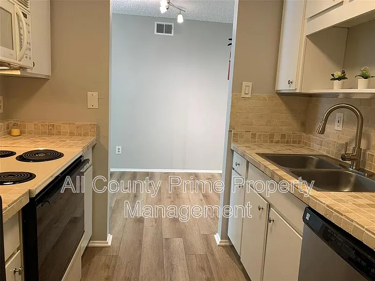 10049 Westpark Dr #168 — Photo 15