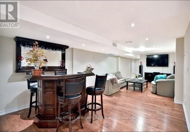 1383 Liverpool St — Photo 20