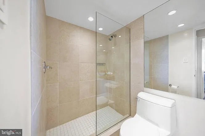 5101 River Rd #1904 — Photo 11