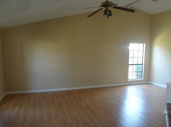5th image of 3701 Yaupon Dr