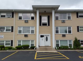 4939 N East River Rd UNIT 1B, Norridge, IL 60706