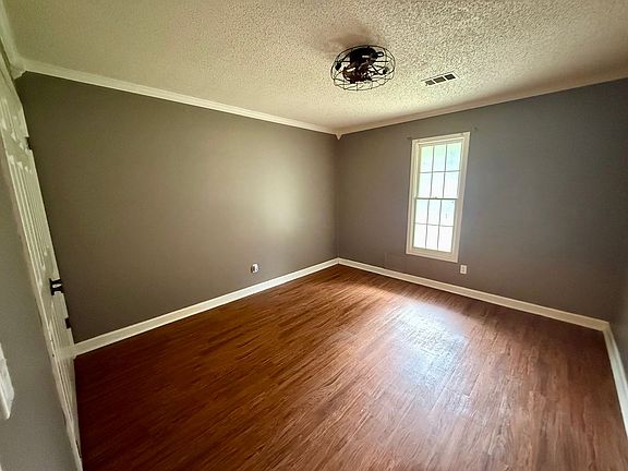 5th image of 1401 Elmdale Pl #A