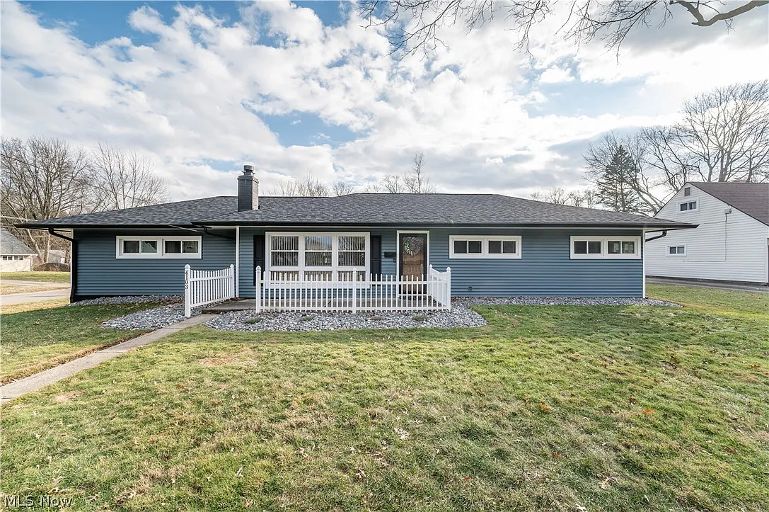 4103 Woodmere Dr photo 1