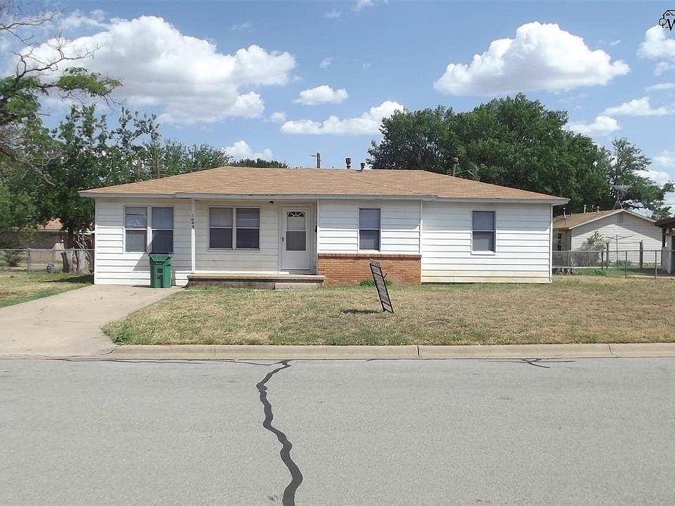 1st image of 1009 Rosebud St