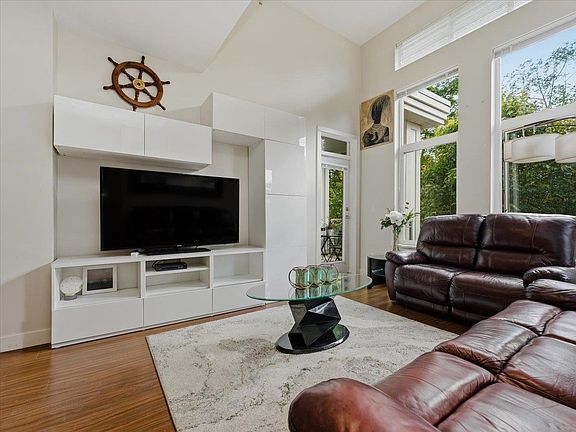 4th image of 15428 31st Ave #409