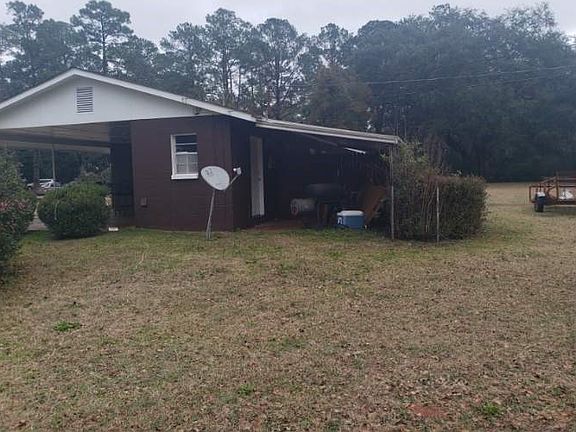 3rd image of 1106 Crawford Dr