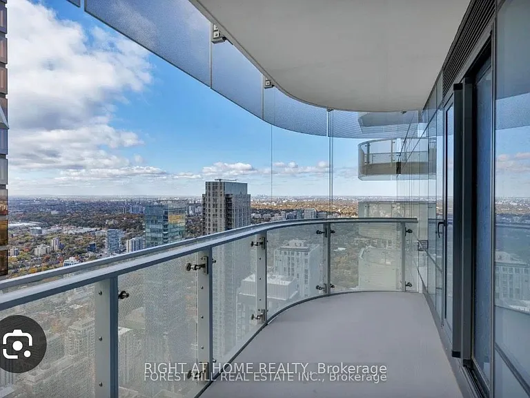 1 Bloor St E #5706 — Photo 17