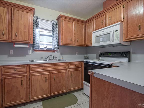 4th image of 2109 N Coyotes Ave