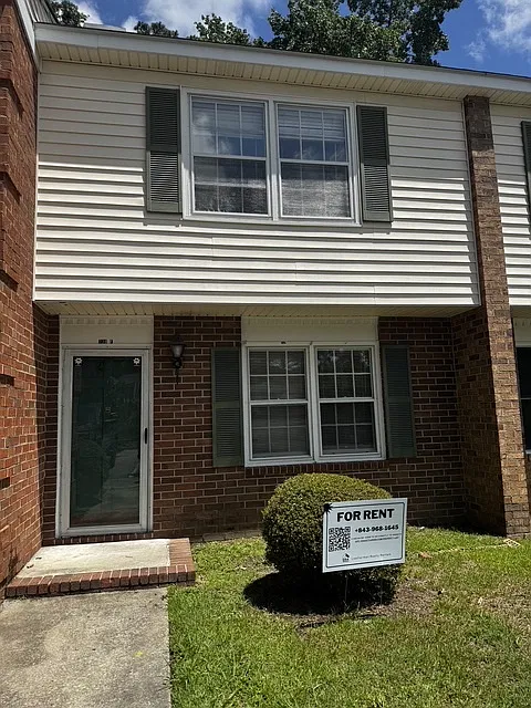 738 Coventry Lane - E — Photo 2