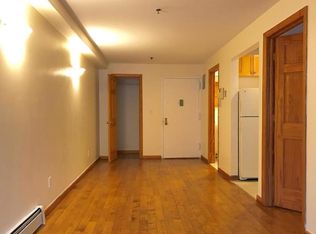 3074 30th St APT 1R, Astoria, NY 11102