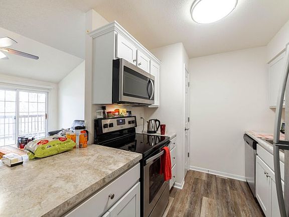 4th image of 29 N Cedar Lake Dr W APT 301