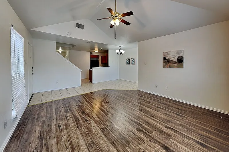 3 bed, 2.0 bath, 1235 sqft, $1,875 — Photo 2