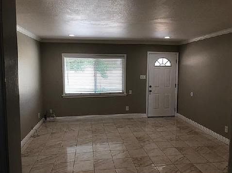 5th image of 1260 E San Martin Ave