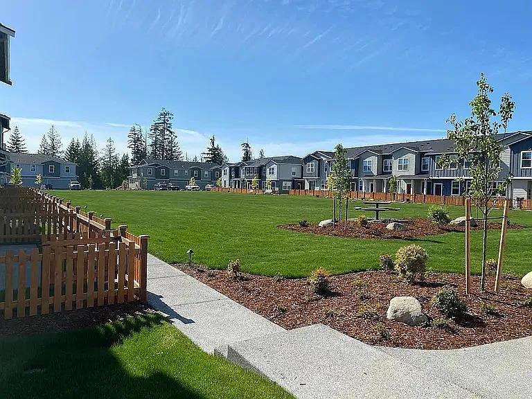 Modern 3-bedroom, 2.5-bath Tehaleh townhome with 2-car garage, fenced yard and in-unit washer/dryer — Photo 2