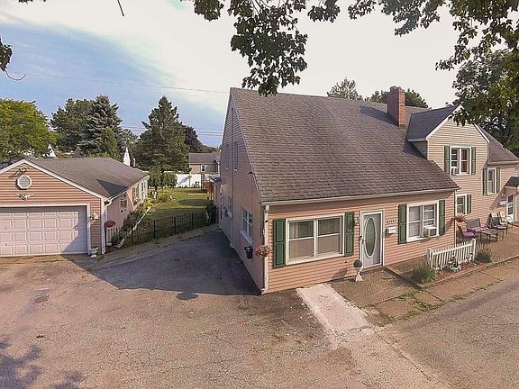 3rd image of 3223 W 12th St