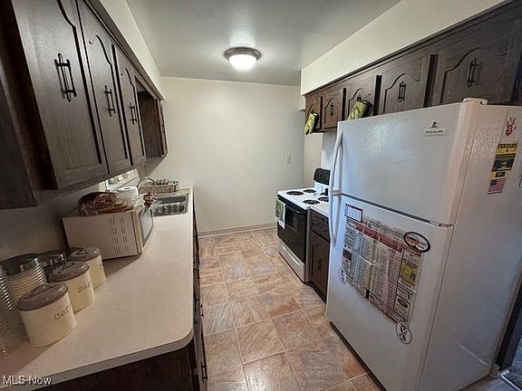 4th image of 24051 Columbus Rd