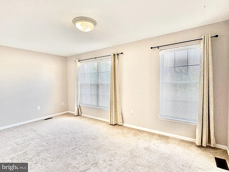 354 N Barrington Ct — Photo 20
