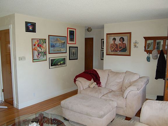 Bright living room 