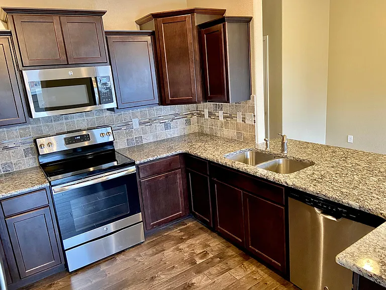 5609 Shamrock Hts — Photo 41