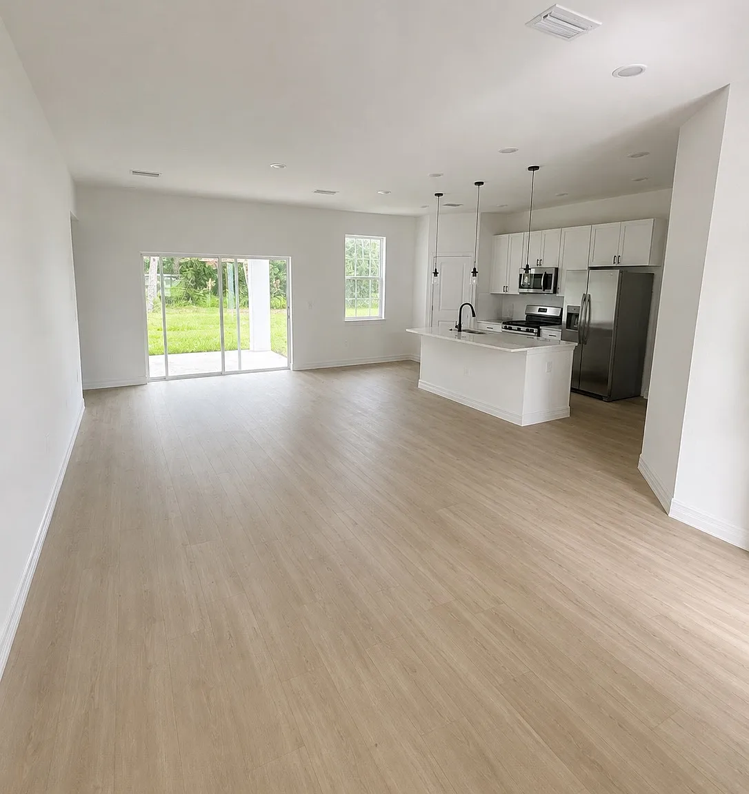 4 bed, 1587 sqft, $1,800 — Photo 3