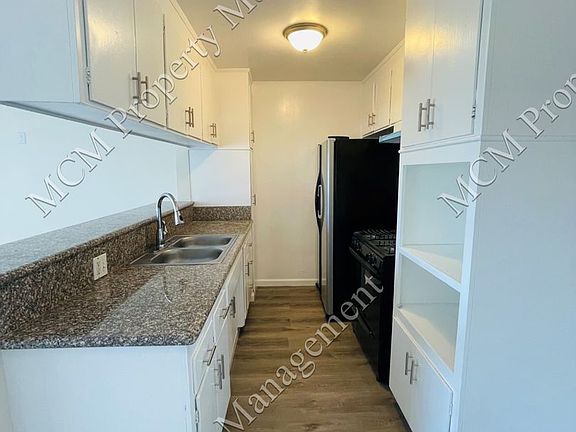 5th image of 6051 Romaine St APT 6