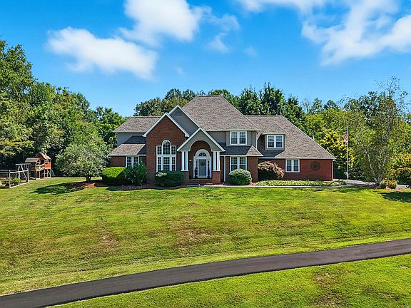 2nd image of 293 Greystone Dr