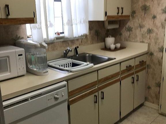 Kitchen (2)