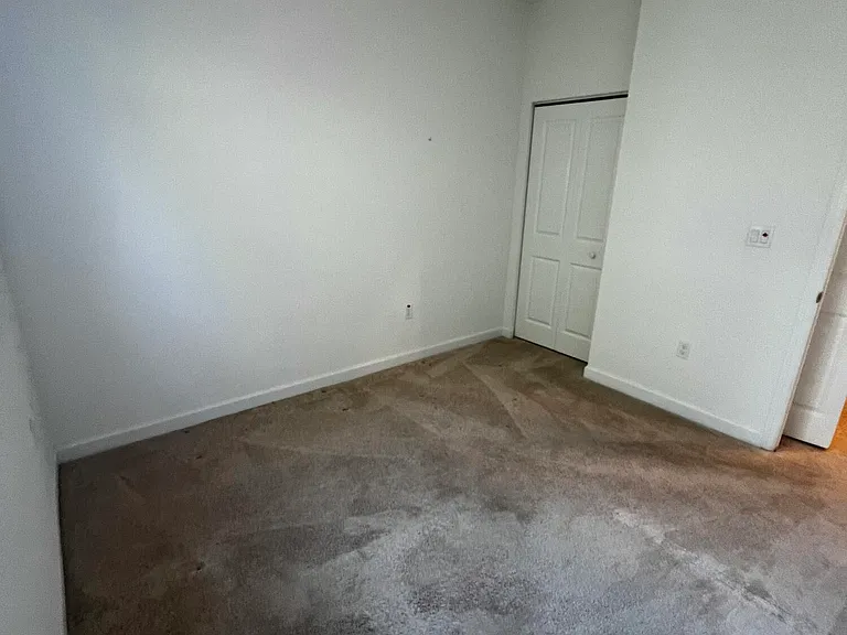 542 SW 19th Ter — Photo 7