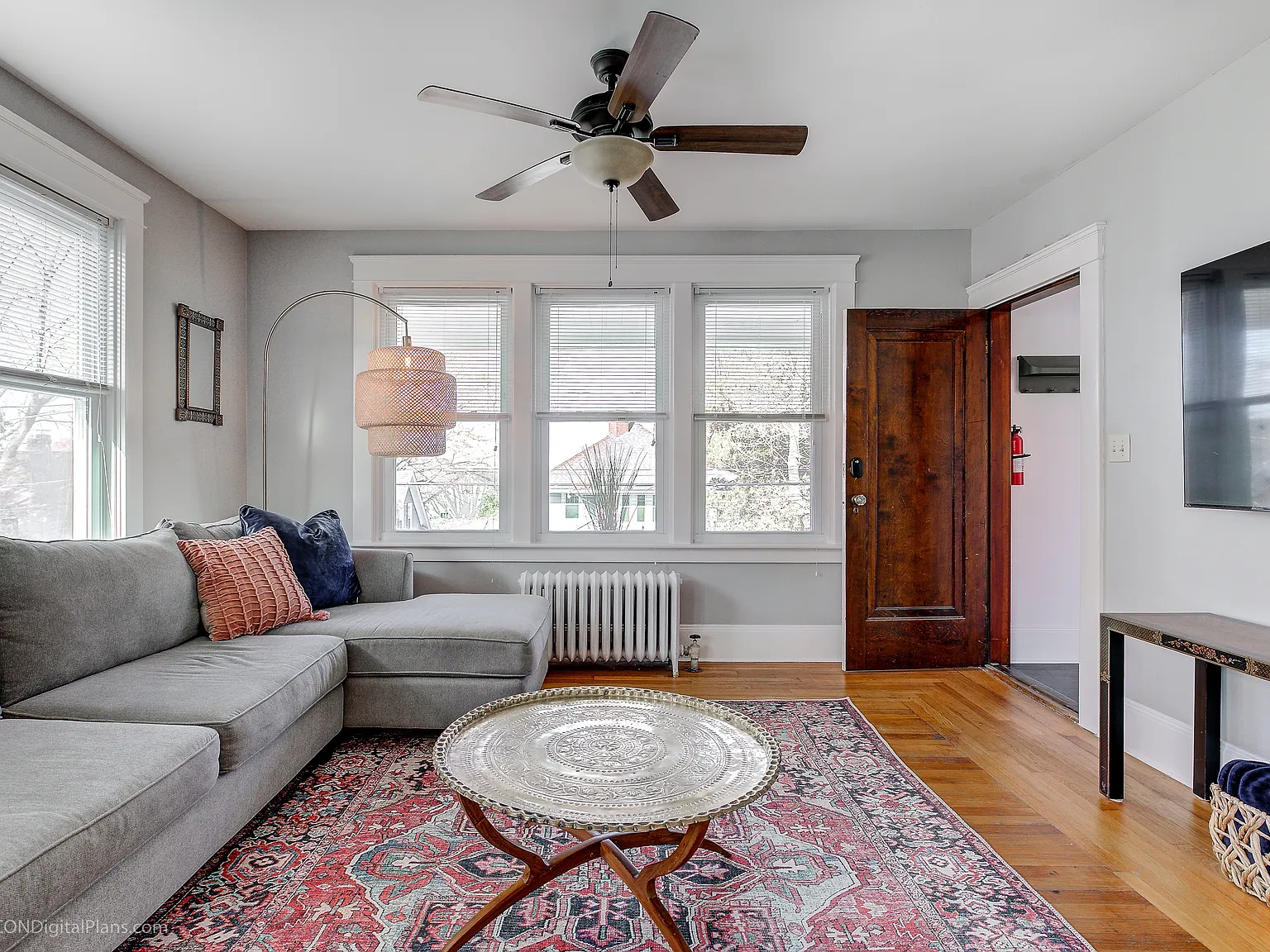 102 Colonial Rd — Photo 4