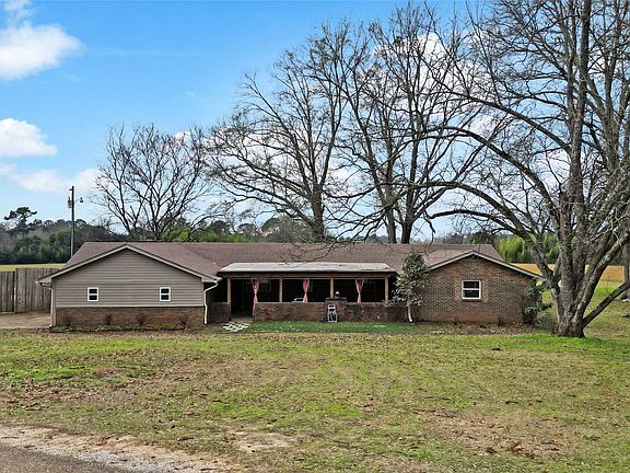 3rd image of 95 Hickory Hill Rd