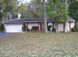 6796 Ravenwood Ave NW, North Canton, OH 44720