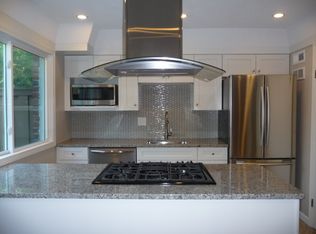 1169 Dickinson St, Springfield, MA 01108