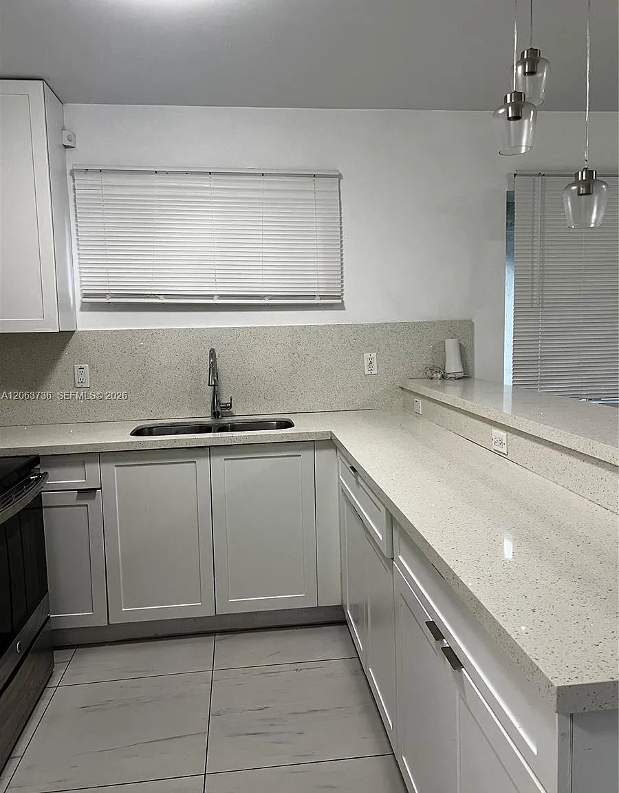 4 bed, 1421 sqft, $3,600 — Photo 3