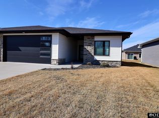 3025 N Howard St, Fremont, NE 68025