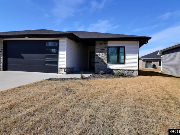 3025 N Howard St, Fremont, NE 68025