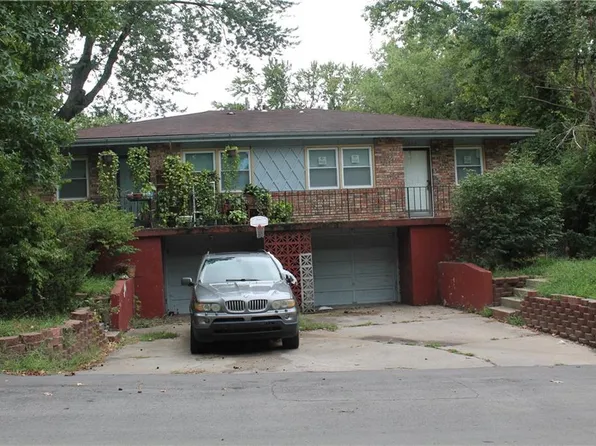 10501 E 8th St S, Independence, MO 64053