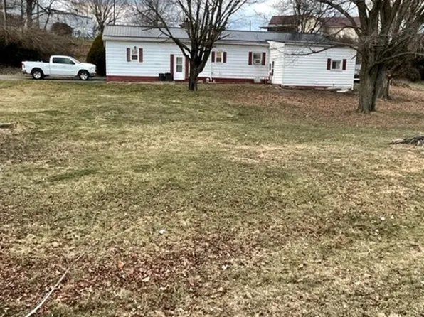 214 Bank St, Conesville, OH 43811