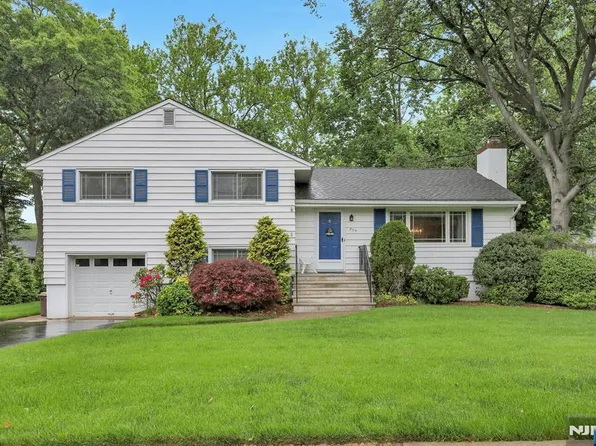 259 Burnside Pl, Ridgewood, NJ 07450