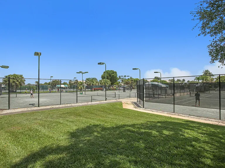 11255 Green Lake Dr #202 — Photo 24