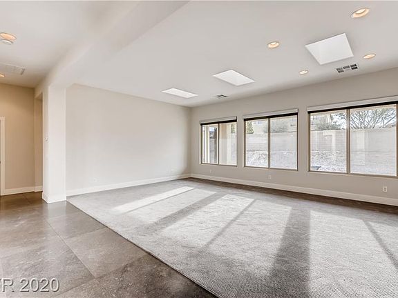 3rd image of 7577 Pearl Crescent Dr