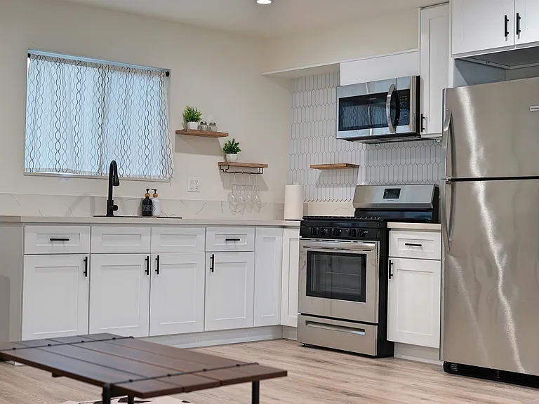16404 S Menlo Ave #A/B — Photo 2