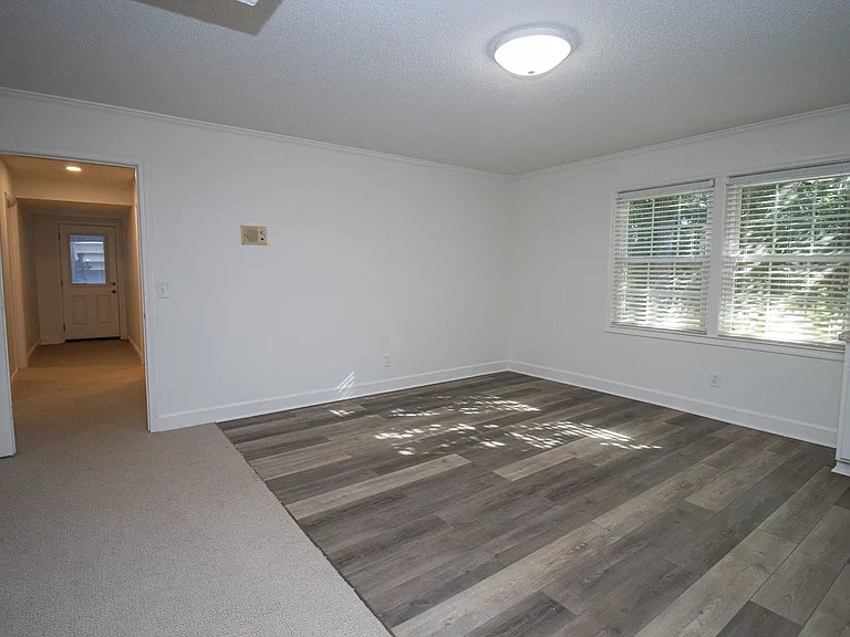 1110 Slann Dr — Photo 35