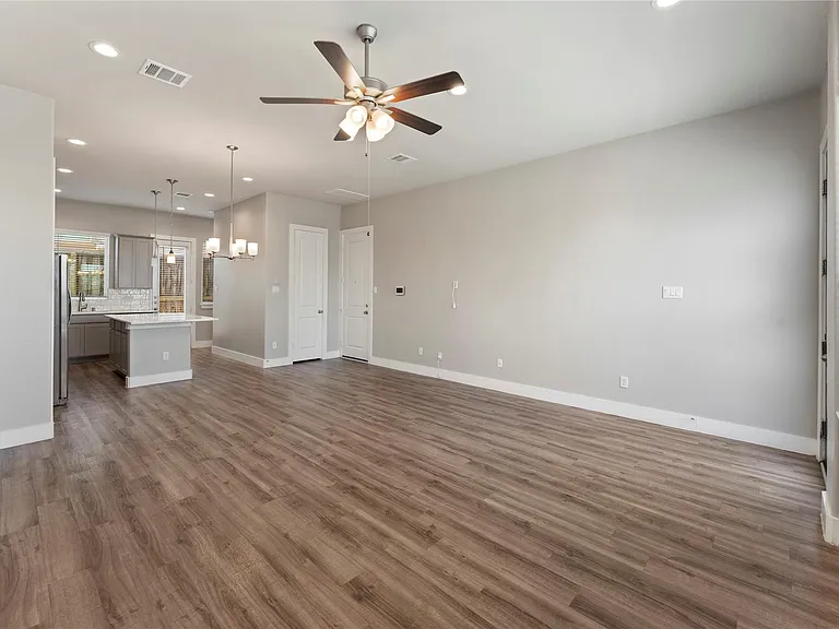 7703 Rainbow Close Ln — Photo 5