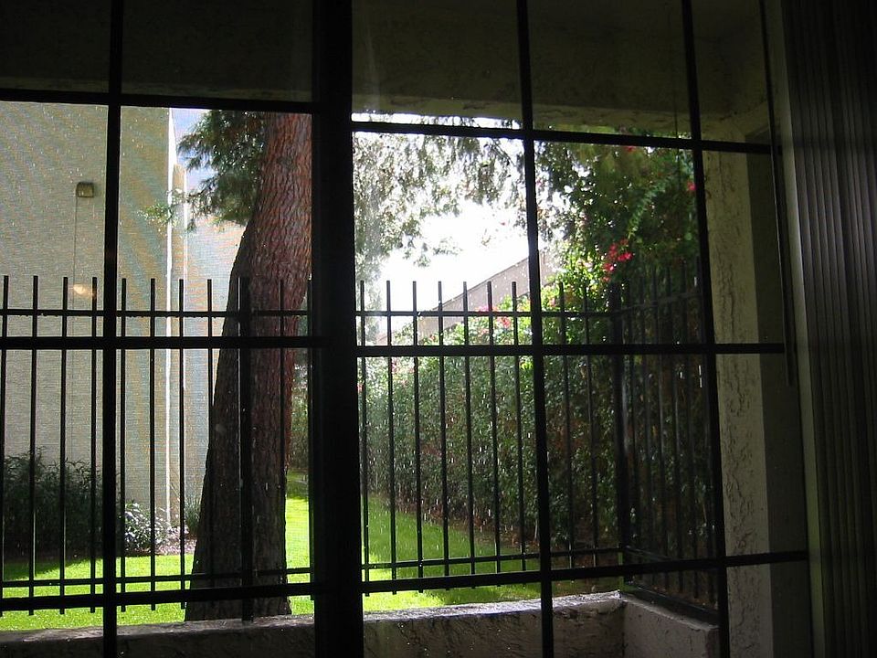 1st image of 3119 W Cochise Dr Unit 106