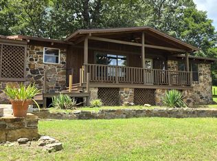 725 S Bayou Dr, Mountain View, AR 72560
