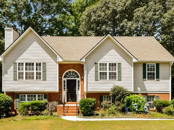 976 Masters Ln, Snellville, GA 30078