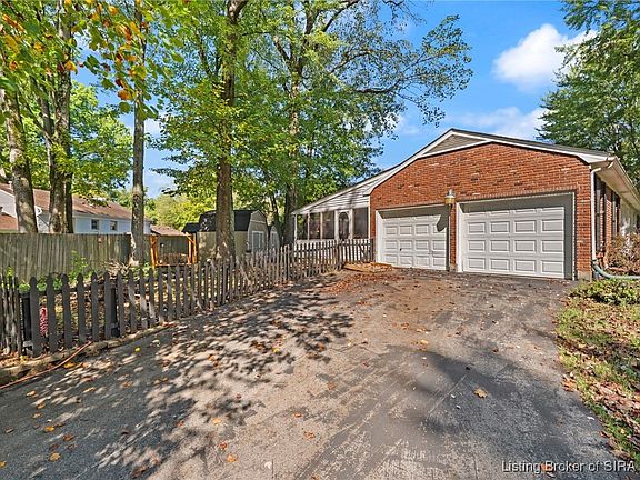3rd image of 3022 Seminole Drive